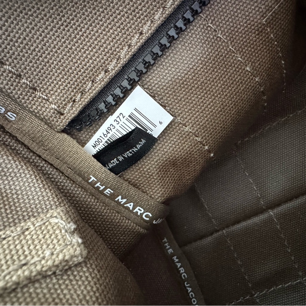 Marc Jacobs 'The Tote Bag' Canvas Tote in green - Picture 5 of 8
